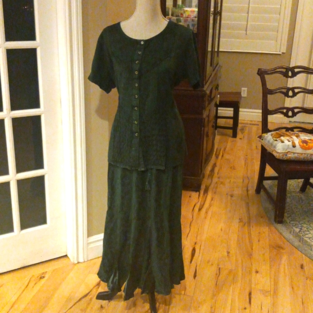 A dark green, short sleeve, button front, XL
